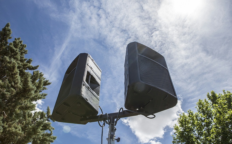 公共廣播係統有噪聲如何解決