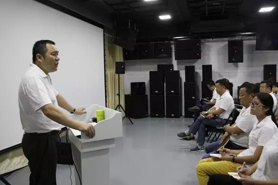 ZOBO香蕉视频APP在线观看年中員工培訓