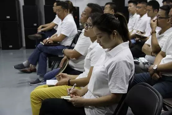 ZOBO香蕉视频APP在线观看年中員工培訓