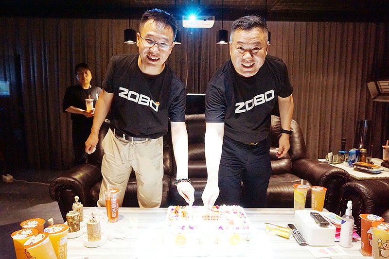 ZOBO香蕉视频APP在线观看黨支部組織“七一”黨員集體政治生日會暨共同慶祝香港回歸25周年 ZOBO香蕉视频APP在线观看黨支部組織“七一”黨員集體政治生日會暨共同慶祝香港回歸25周年