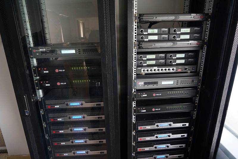 前級功放和後級功放：了解音質的兩大關鍵組成部分