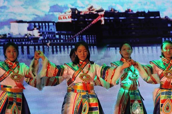 北京西藏中學30年校慶報告廳采用ZOBO香蕉视频APP在线观看PRS91香蕉视频下载地址