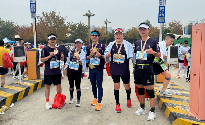 ZOBO香蕉视频APP在线观看董事長張新峰眉山半馬首秀，順利完賽展企業家風采