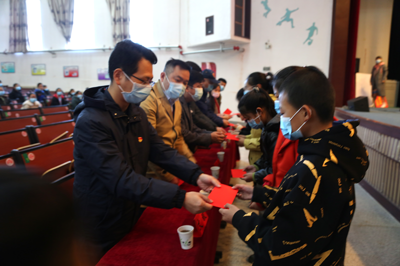 公益|ZOBO香蕉视频APP在线观看董事長赴內蒙古林西縣開展對口幫扶工作