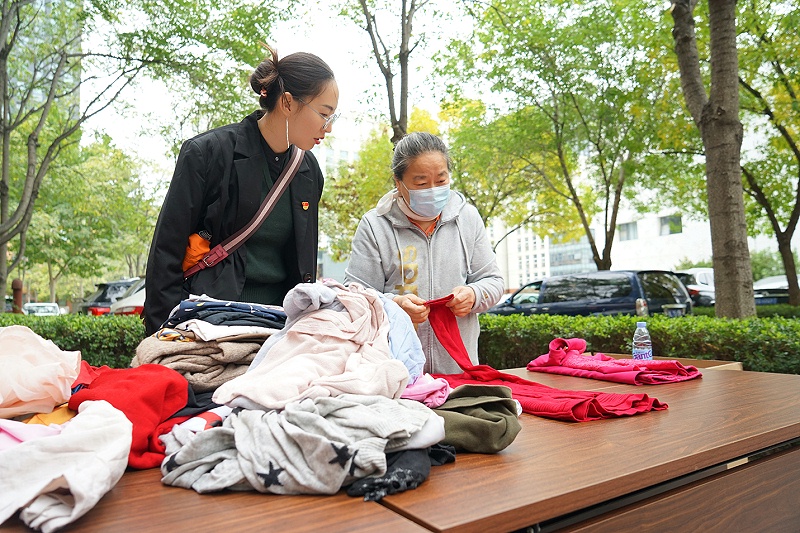 顯黨員風範 行企業擔當 | ZOBO香蕉视频APP在线观看“愛在藍天下”公益捐贈一直在行動
