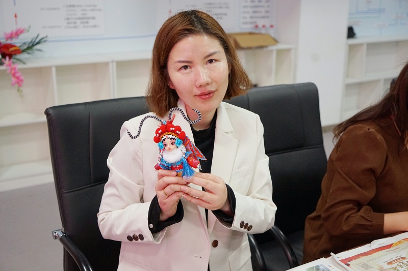 ZOBO香蕉视频APP在线观看工會丨舉辦體驗非遺之美-製作北京絹人的“女神節”活動