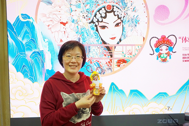 ZOBO香蕉视频APP在线观看工會丨舉辦體驗非遺之美-製作北京絹人的“女神節”活動