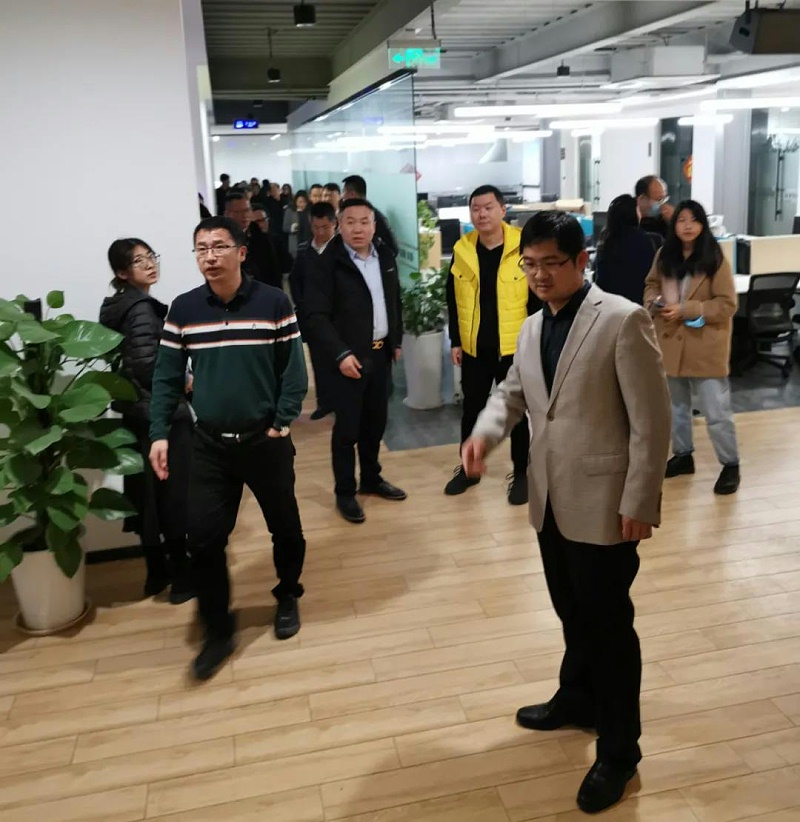 ZOBO香蕉视频APP在线观看董事長張新峰考察新會員企業